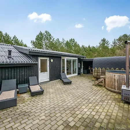 Orm - 2-3km From The Sea By Interhome